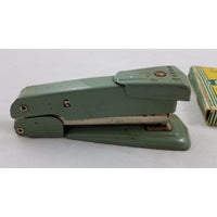 Vintage ARROW STAPLER & S-25 2400 Staples Genuine No 25 Avocado Green 1960's