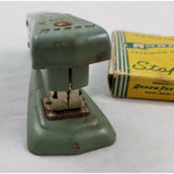 Vintage ARROW STAPLER & S-25 2400 Staples Genuine No 25 Avocado Green 1960's