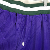 Vintage Milwaukee Bucks Vin Baker #42 Champion NBA Basketball Jersey Shorts L 48